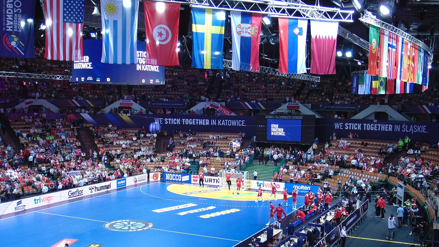 Polen möter Saudiarabien under handbolls-VM 2023 i Katowice.